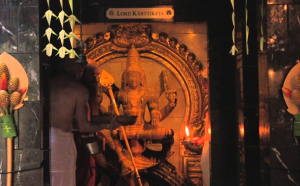 VAIKASI VISAKAM : LAISSEZ MURUGA HABITER EN VOUS !