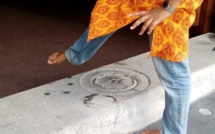 POURQUOI NE PAS MARCHER SUR LA PIERRE RONDE HORIZONTALE À L'ENTRÉE D'UN TEMPLE ?