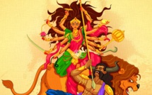 VICTOIRE DE DURGA SUR MAHISHASURA