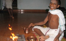 INVESTITURE AU FIL SACRÉ (UPANAYANA) INVESTITURE AU FIL SACRÉ (UPANAYANA)