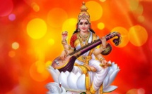 POURQUOI DEVRIEZ-VOUS VÉNÉRER LA DÉESSE SARASWATI