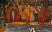 AU CŒUR DE LA PÉRIODE ANNUELLE DES MARCHE SUR LE FEU À LA RÉUNION 