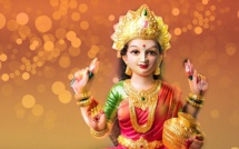CHANTEZ 8 NOMS DE LA DEESSE LAKSHMI POUR LE TRAVAIL 