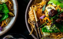 NOUILLES DE RIZ AUX POIS MANGE-TOUT