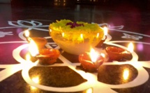 AVANTAGES RESPECTIFS DES JOURS CORRESPONDANTS À L'ÉCLAIRAGE DE LA LAMPE AVANTAGES RESPECTIFS DES JOURS CORRESPONDANTS À L'ÉCLAIRAGE DE LA LAMPE