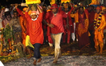 MARCHE SUR LE FEU AU TEMPLE KARLY PRIMAT 2021 À ST-DENIS