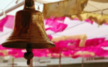 RAISON ÉTONNANTE : POURQUOI LES TEMPLES HINDOUS ONT DES CLOCHES ? RAISON ÉTONNANTE : POURQUOI LES TEMPLES HINDOUS ONT DES CLOCHES ?