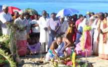 SITTIRAÏ CAVADEE 2016 AU TEMPLE NARASSINGUA PEROUMAL DE SAINT-PIERRE